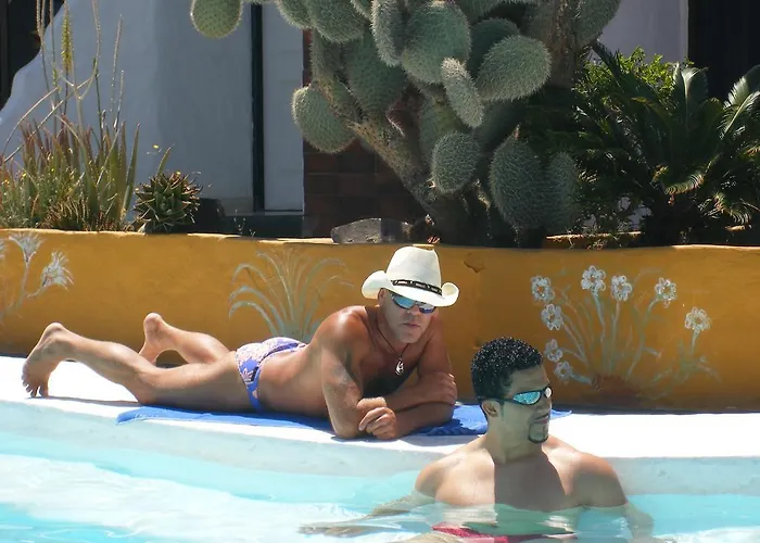 Resort Tenesoya Gay Men Only *